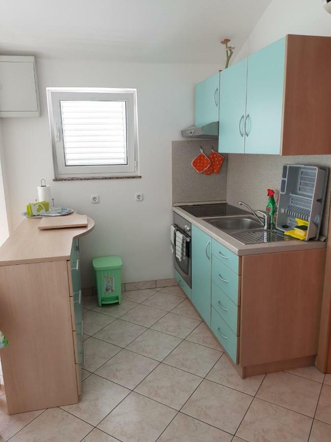 Apartmani Bambi ルン エクステリア 写真