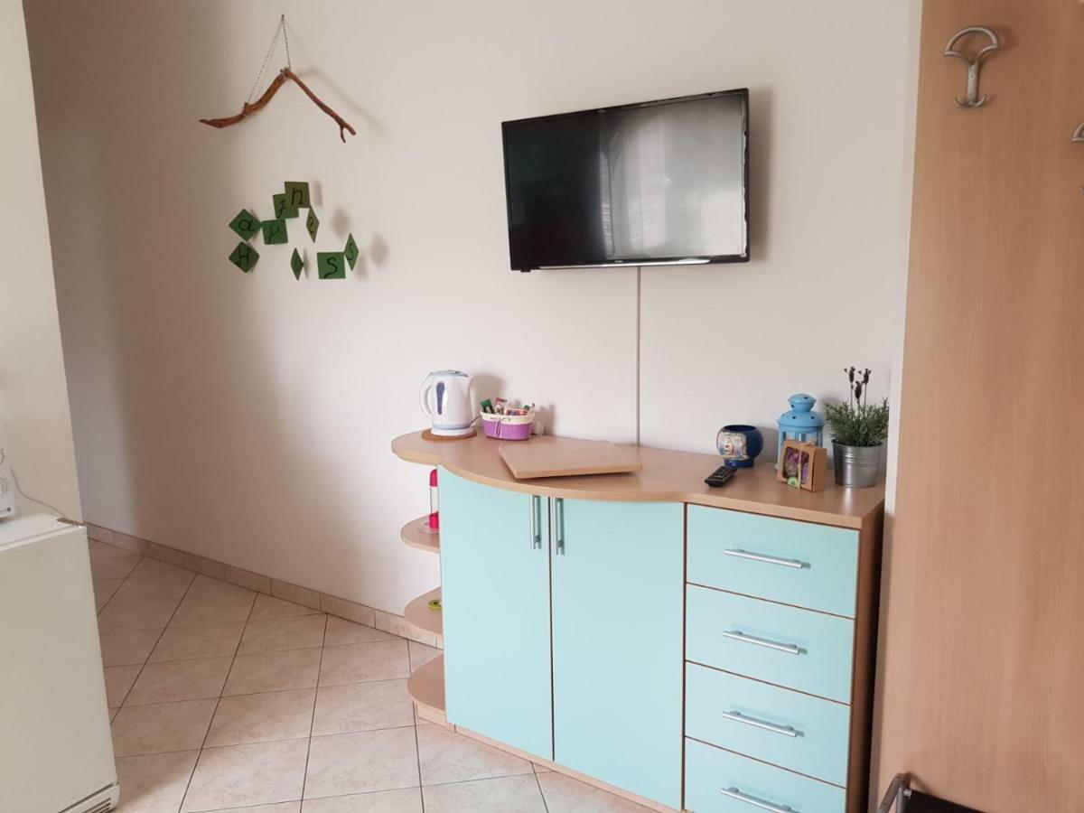 Apartmani Bambi ルン エクステリア 写真